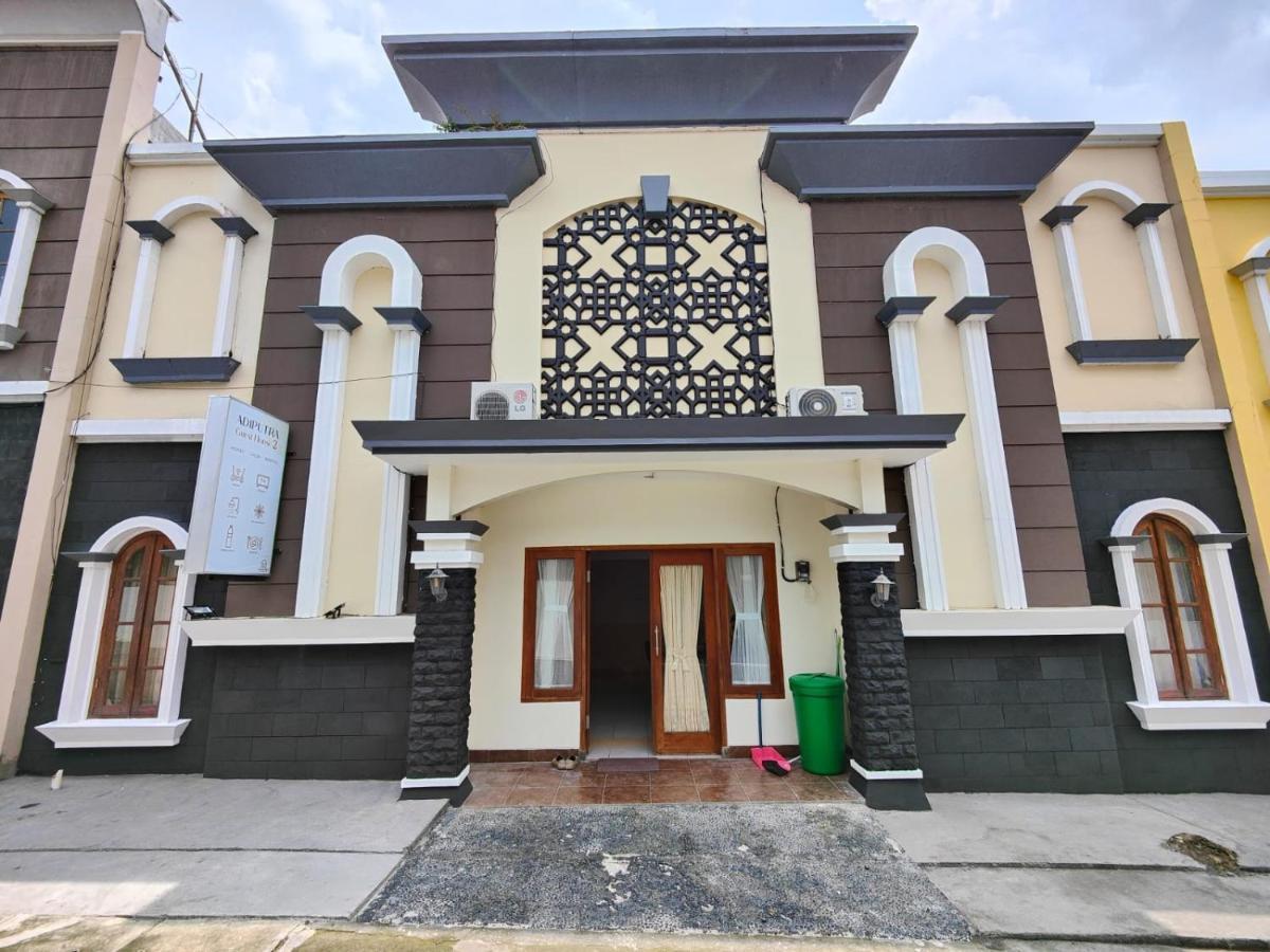 Adiputra Guesthouse 2 By Homiq Ngabean ภายนอก รูปภาพ